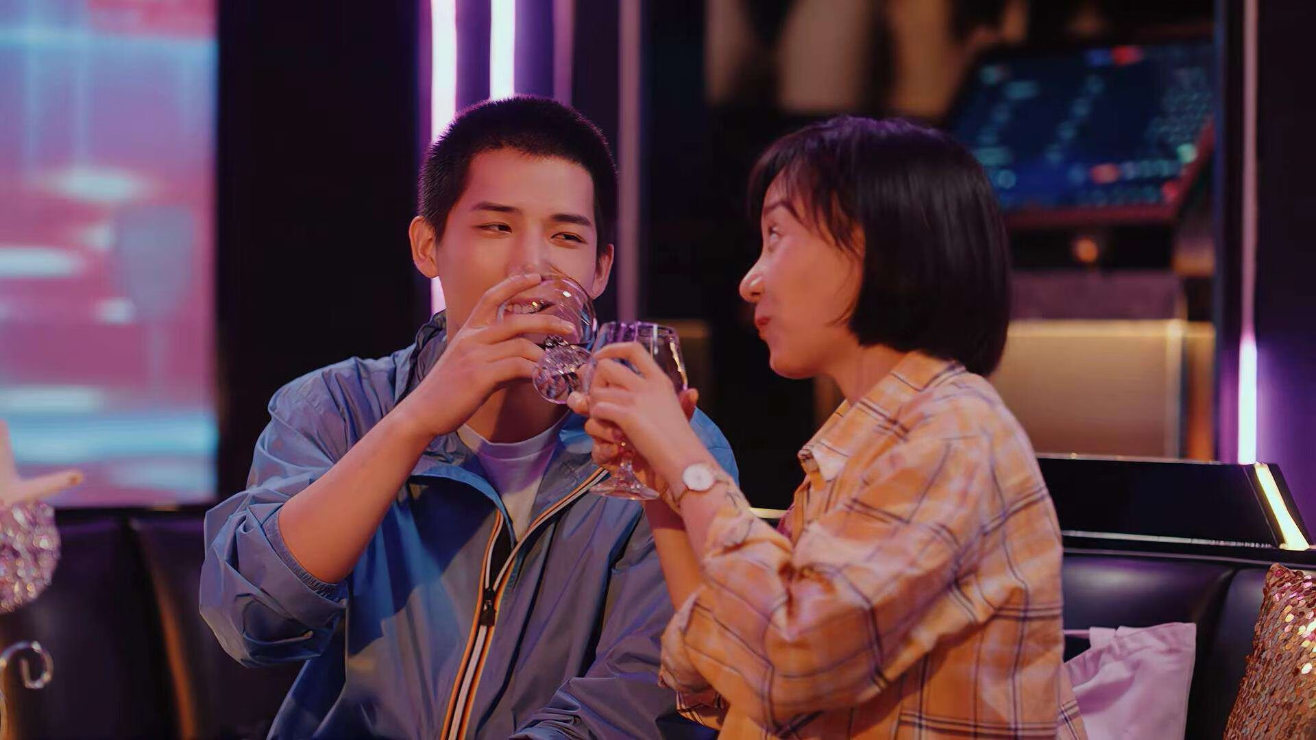 曼联赛后更衣室气氛积极团结，曼联更衣室老大