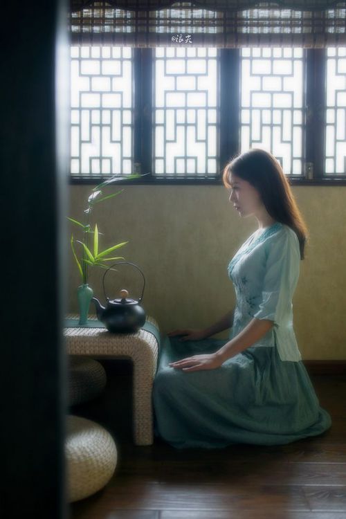 足球运动员公益健身挑战传递正能量，足球运动员慈善