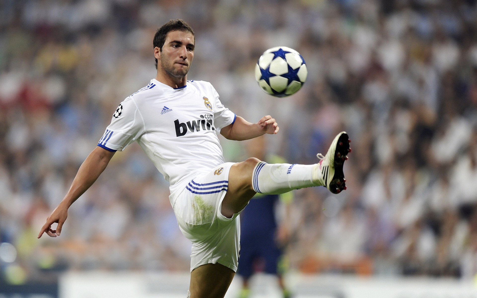 体操世界杯中国队喜迎开门红，艺术体操世界杯中国